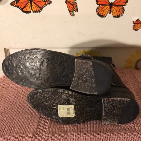 🔹Distressed authentic Frye boots🔹 - Picture 5 of 6